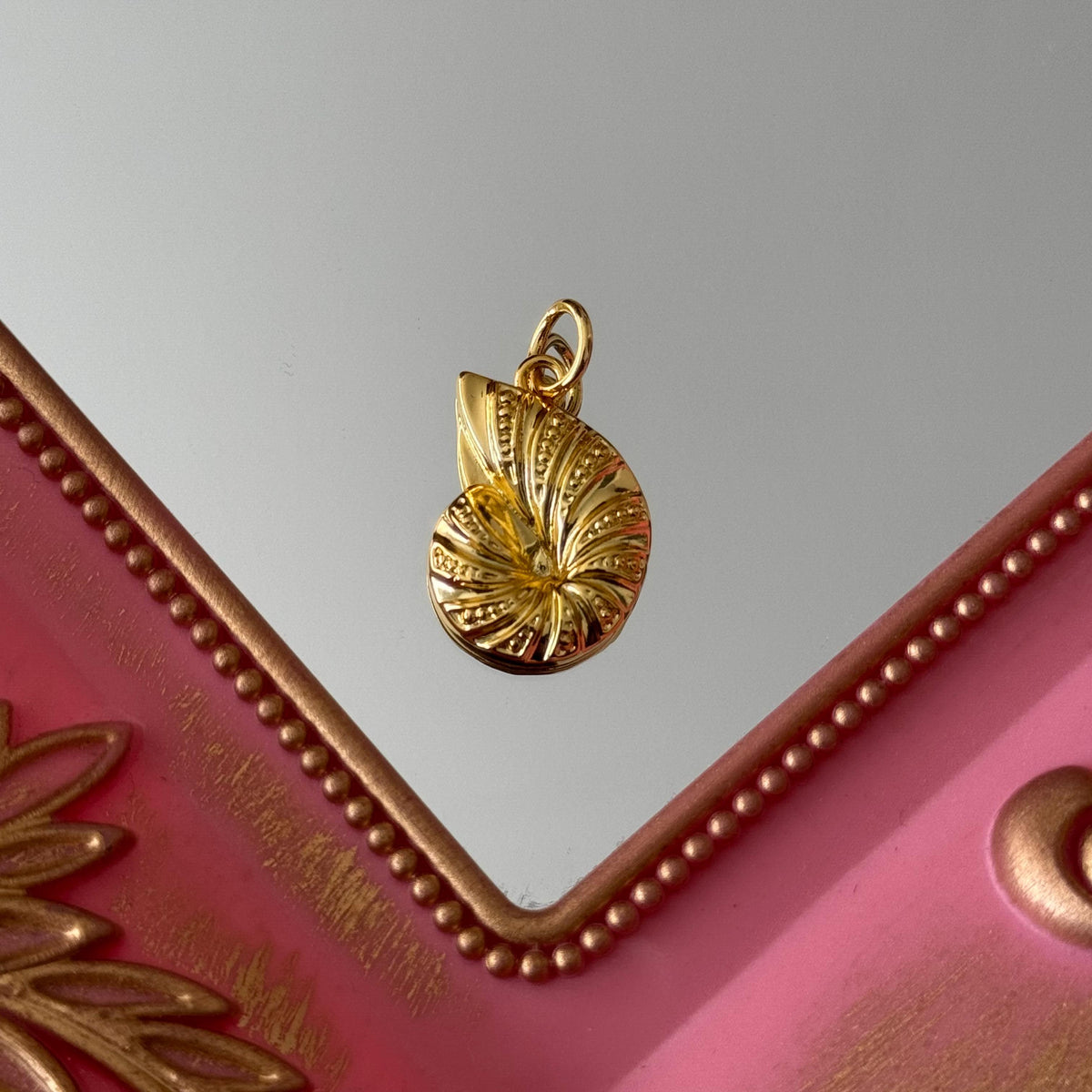 Charm Caracola Baño de oro