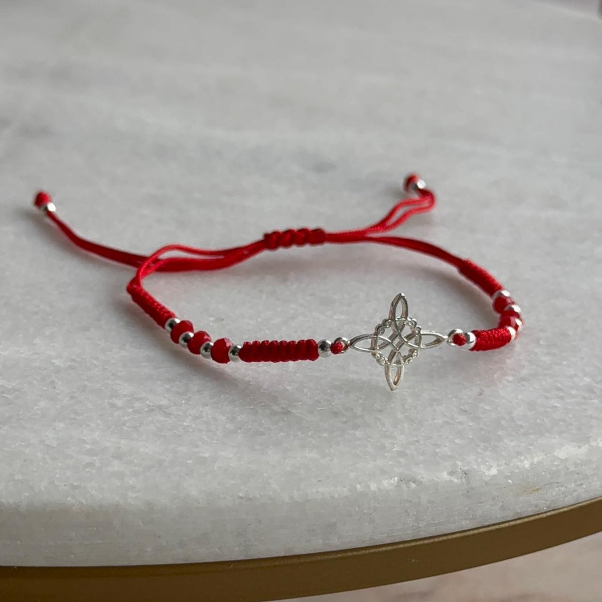 Pulsera Roja Balines Nudo de Bruja