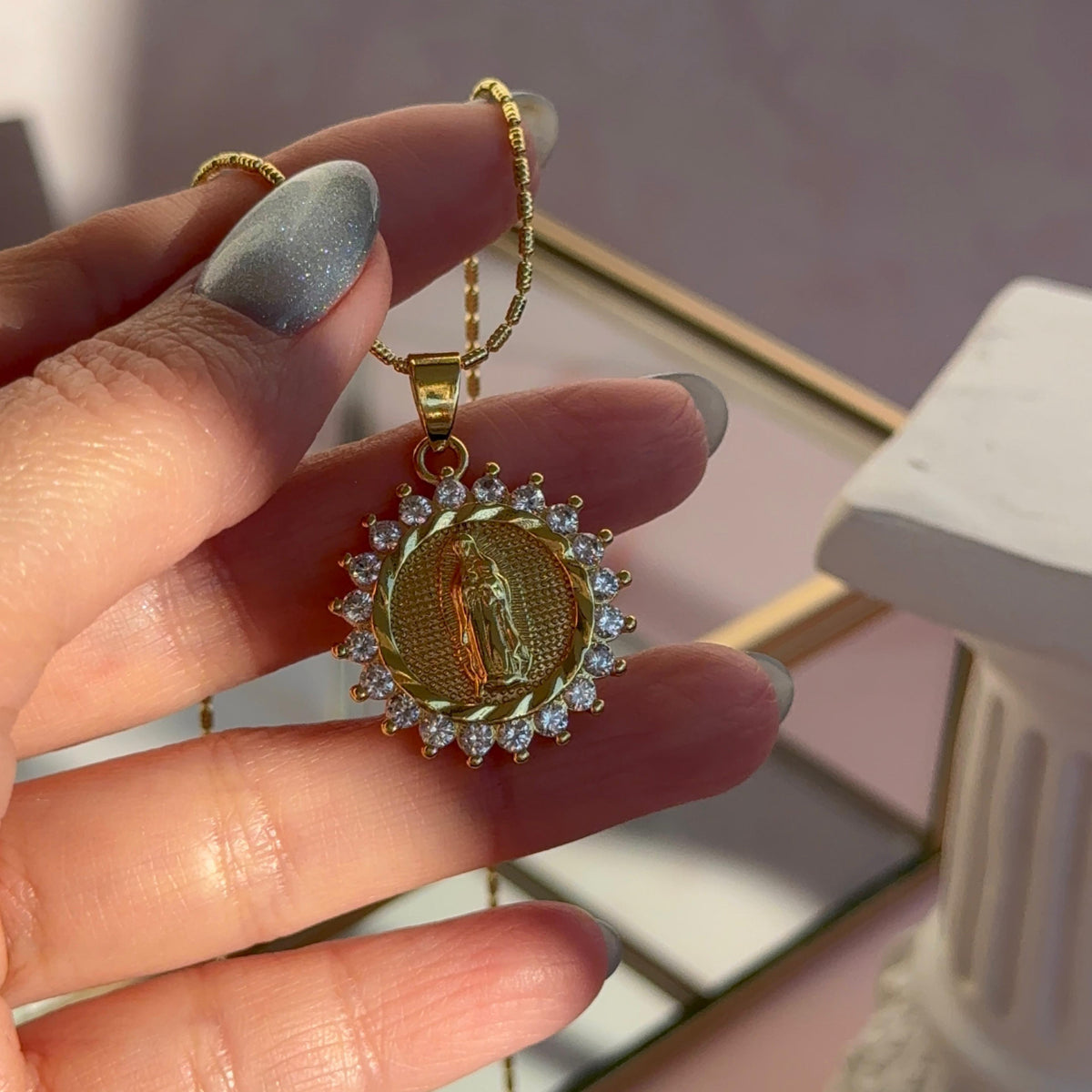 Collar Virgen de Guadalupe Circones