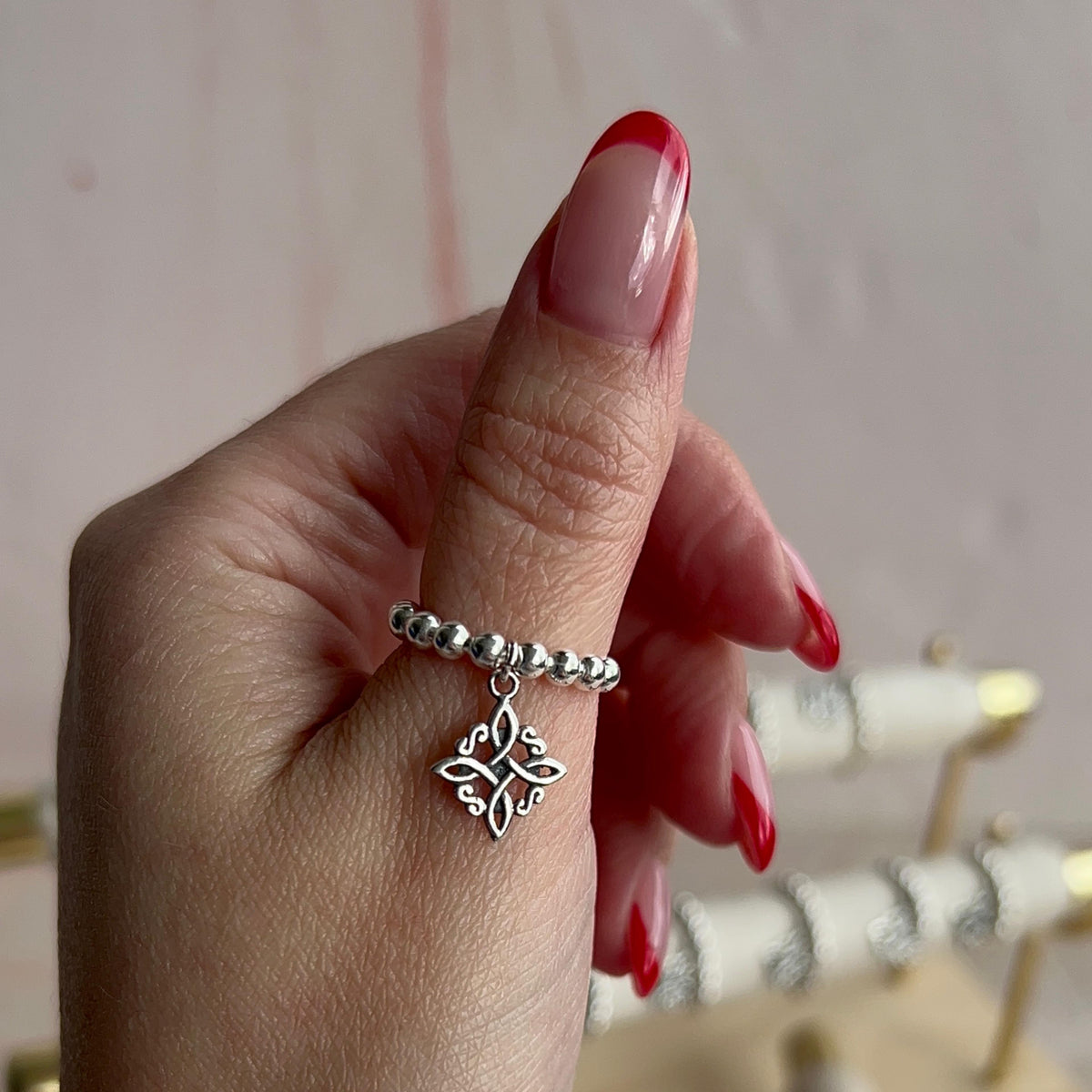 Anillo Nudo de Bruja Antiestrés