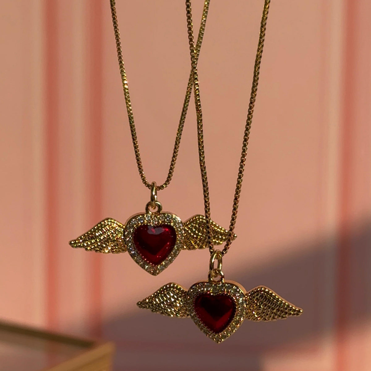 Collar Detente Corazón Rojo Alas