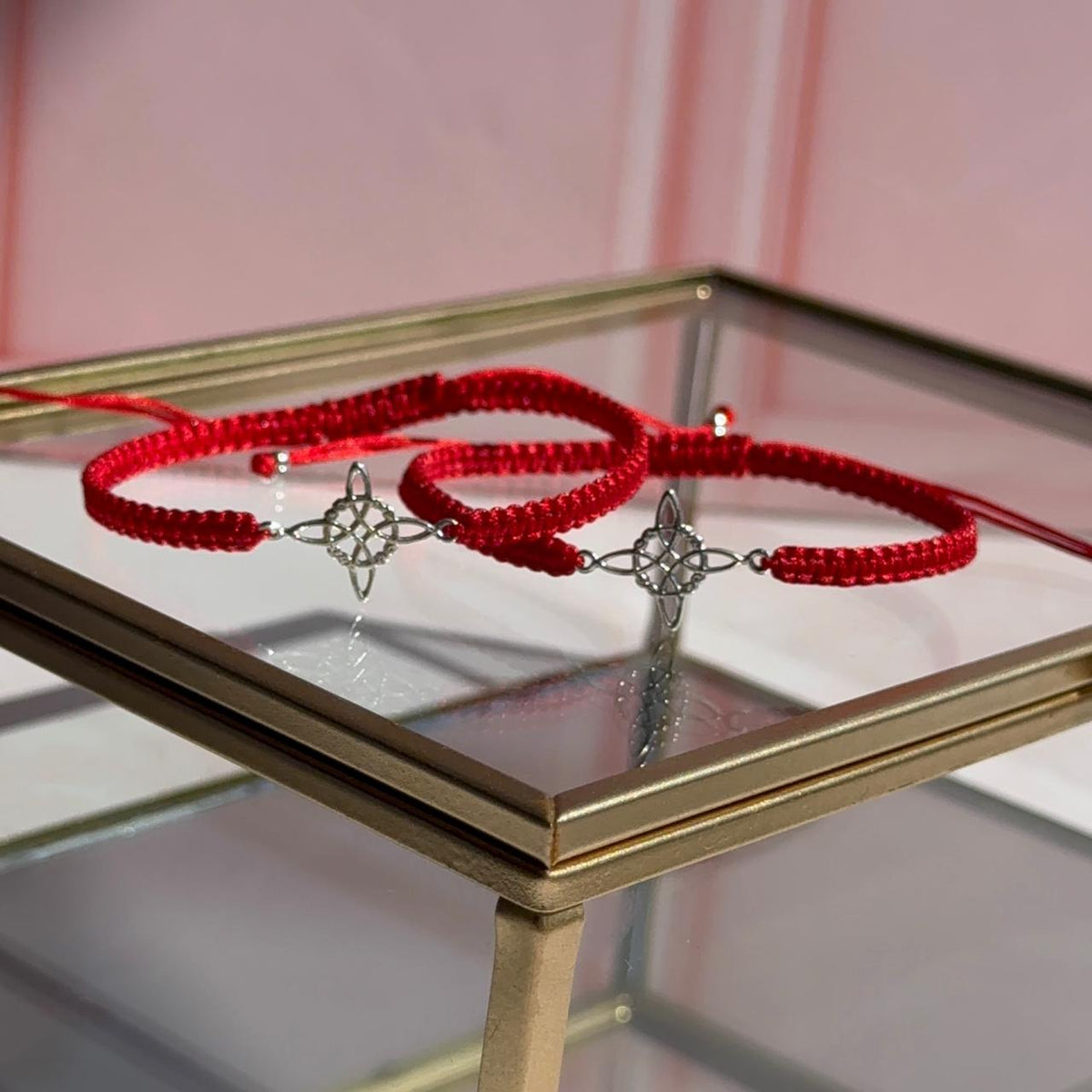Pulsera Roja Macramé Nudo de Bruja