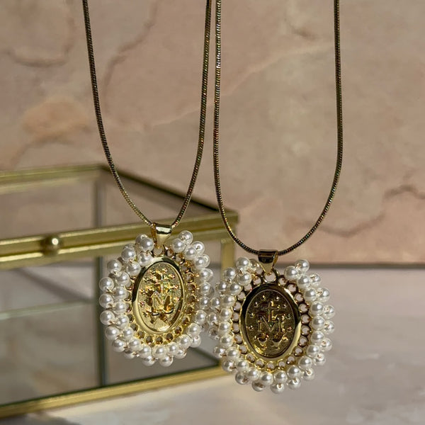 Collar Medallón Perlitas Milagro