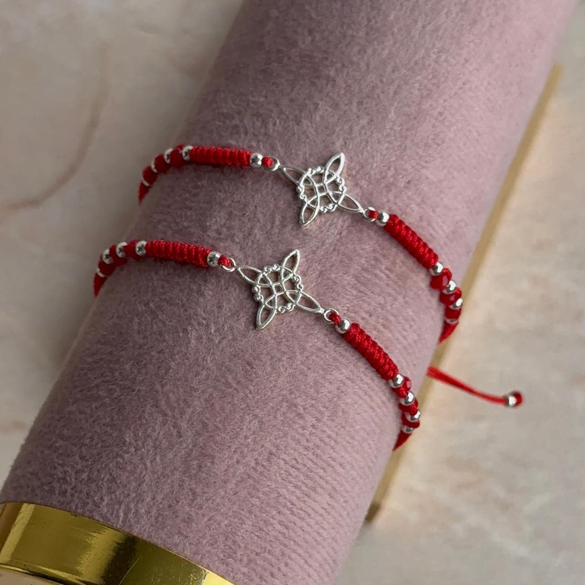 Pulsera Roja Balines Nudo de Bruja