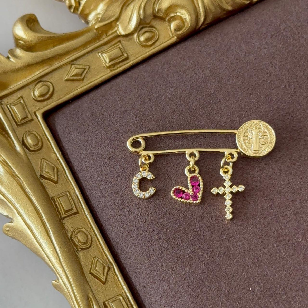 Prendedor San Benito Personalizado