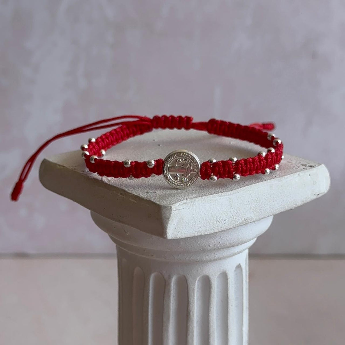 Pulsera Roja San Benito con Balines