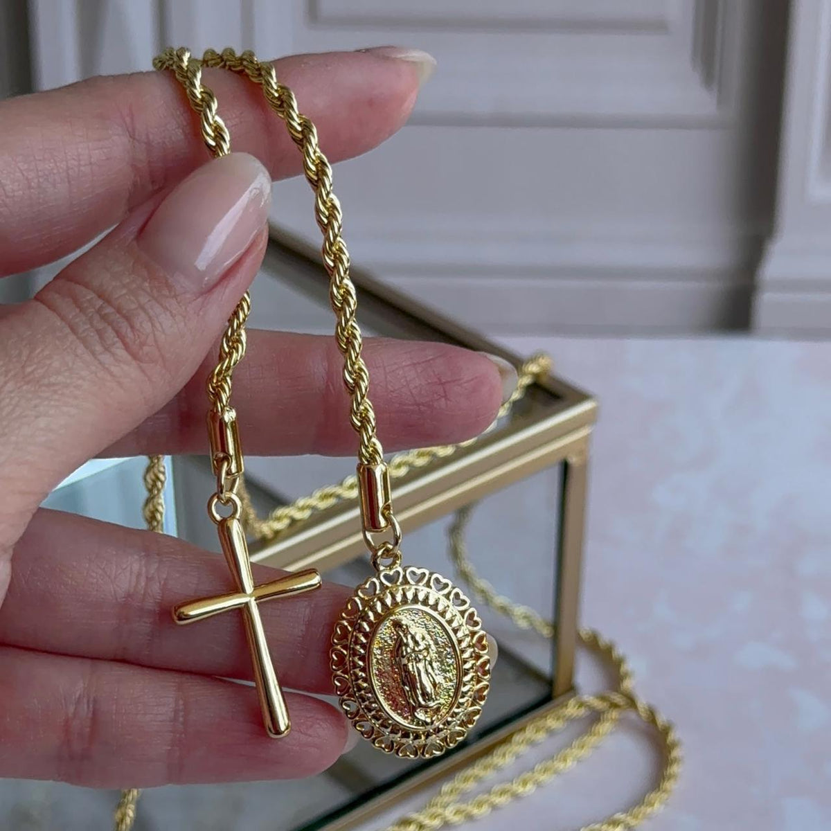 Collar Ajustable Virgen de Guadalupe y Cruz