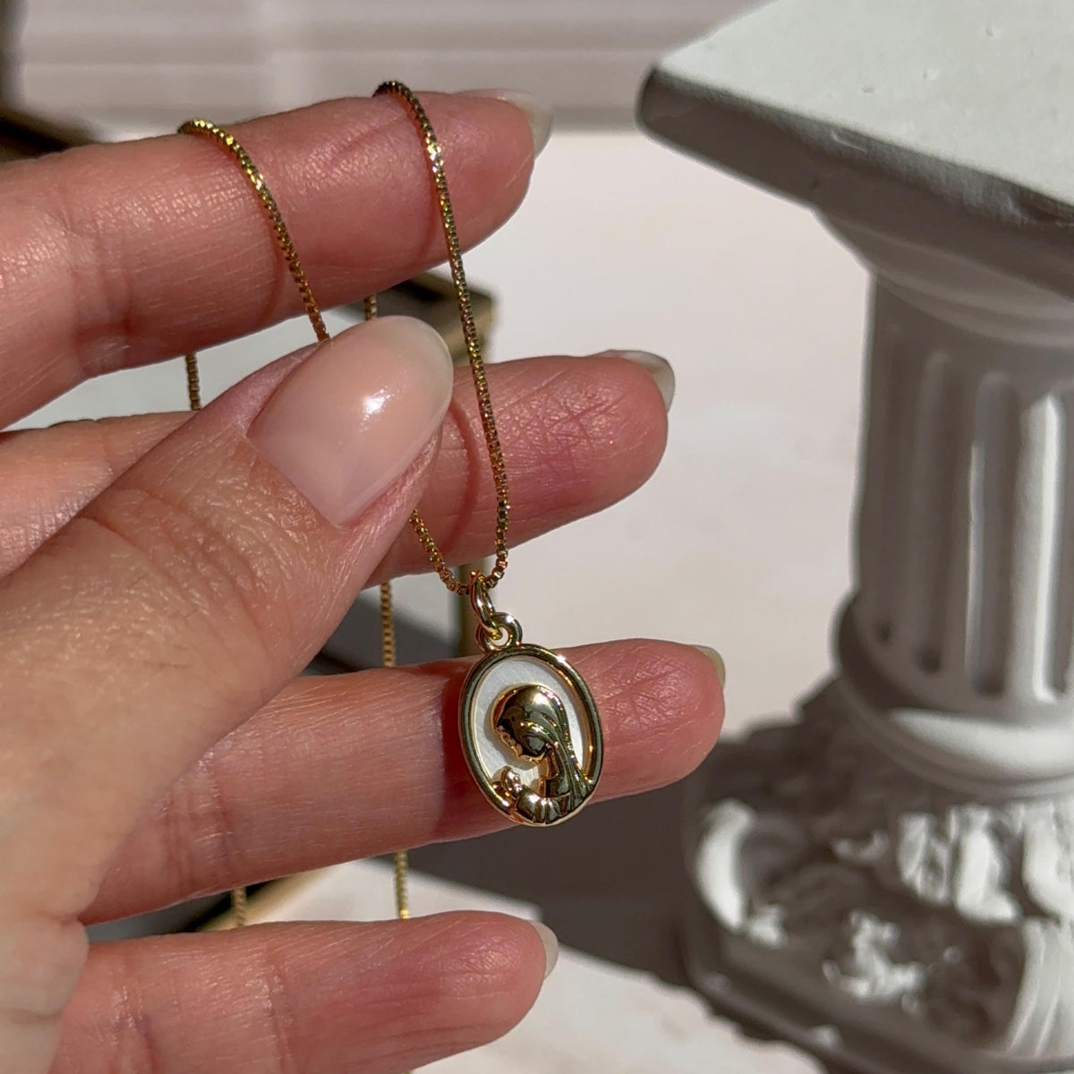 Collar Virgen Niña Nácar