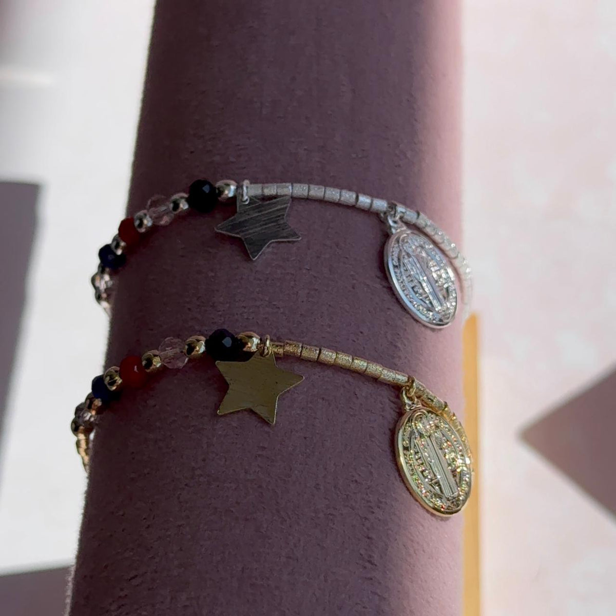 Pulsera San Benito con Cristales y Estrella