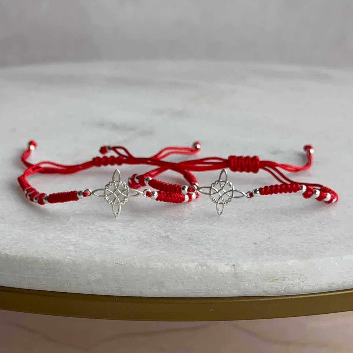 Pulsera Roja Balines Nudo de Bruja