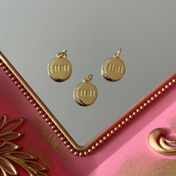 Charm 11:11 Circones Baño de oro