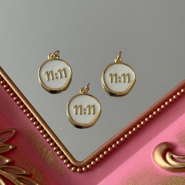 Charm 11:11 Esmaltado Baño de oro