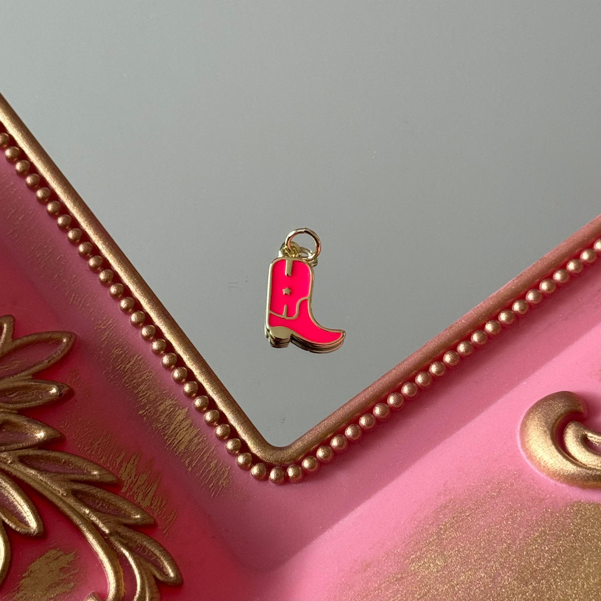 Charm Bota Esmaltada Baño de oro