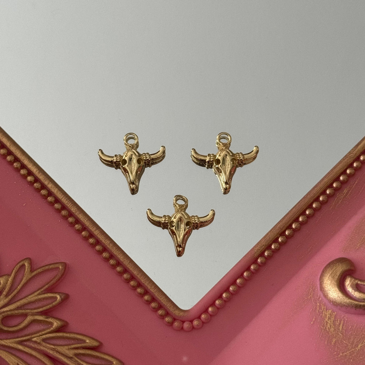 Charm Buey Pequeño Baño de oro