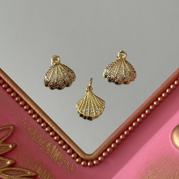 Charm Conchita Circones Baño de oro