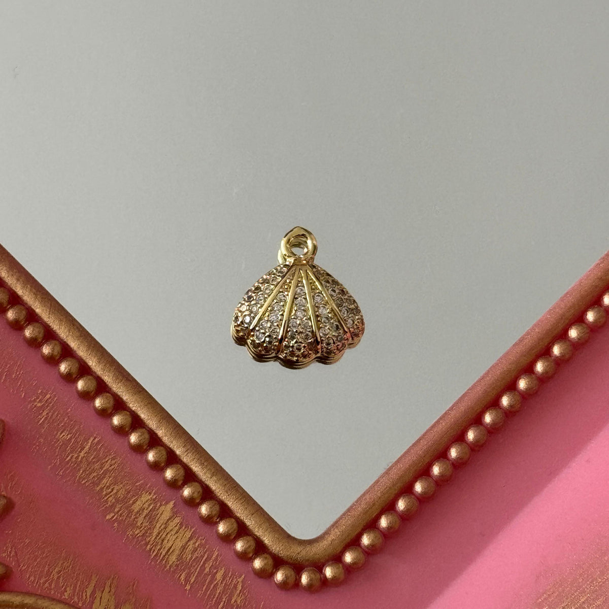 Charm Conchita Circones Baño de oro