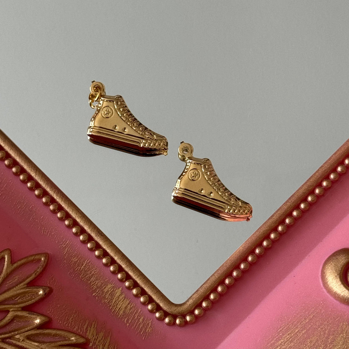 Charm Converse Baño de oro