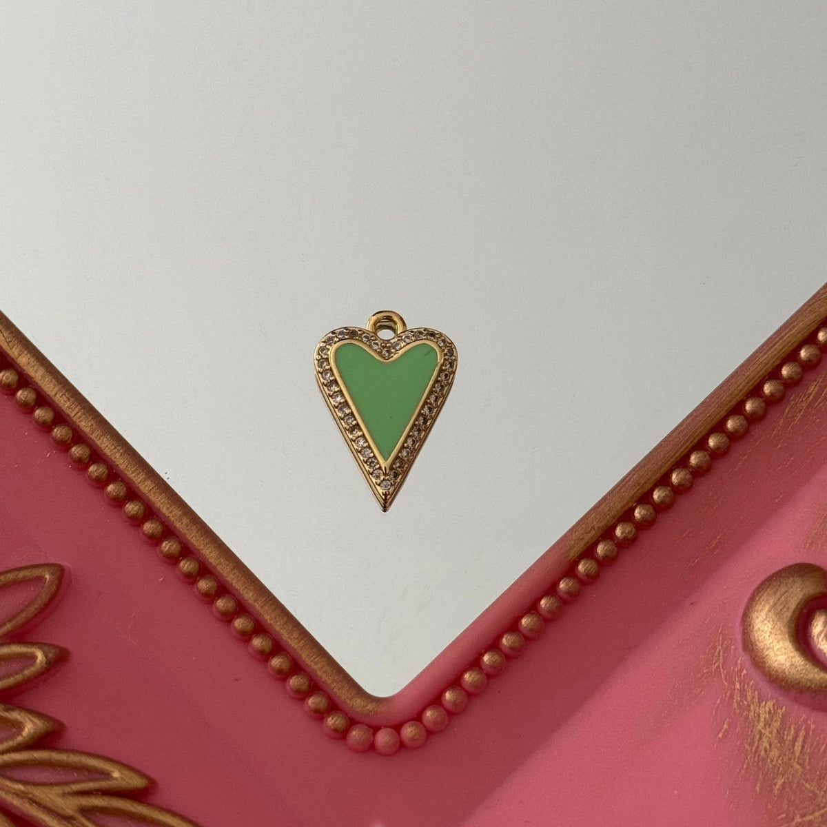 Charm Corazón Circones Esmaltados Baño de oro