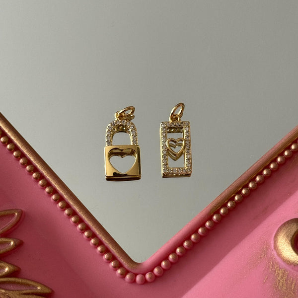 Charm Corazón Figura Circones Baño de oro