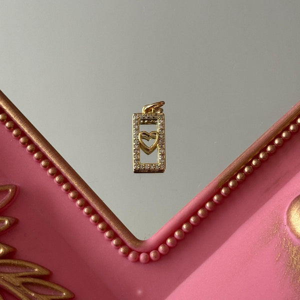 Charm Corazón Figura Circones Baño de oro