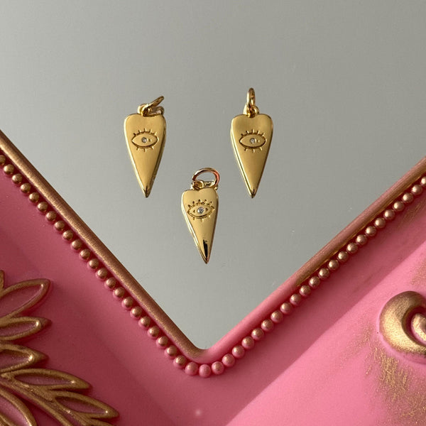 Charm Corazón Figura y Ojito Baño de oro