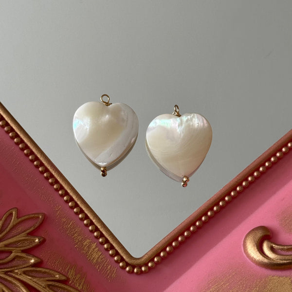 Charm Corazón Nácar Baño de oro