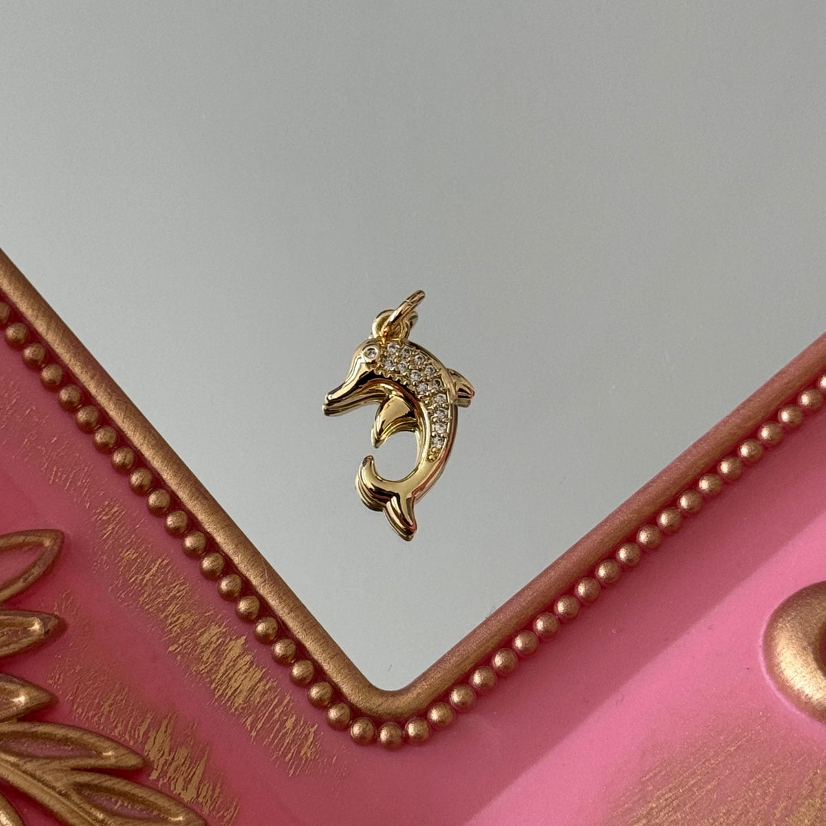 Charm Delfín Circones Baño de oro