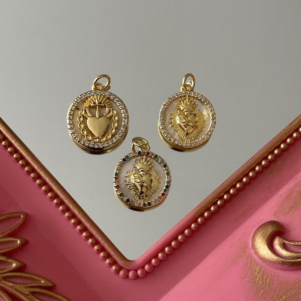 Charm Detente Corazón Circones Baño de oro