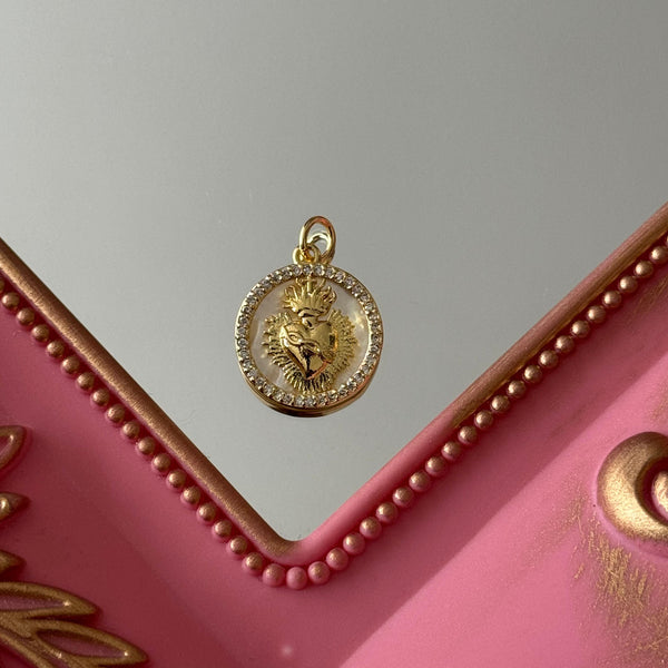Charm Detente Corazón Circones Baño de oro