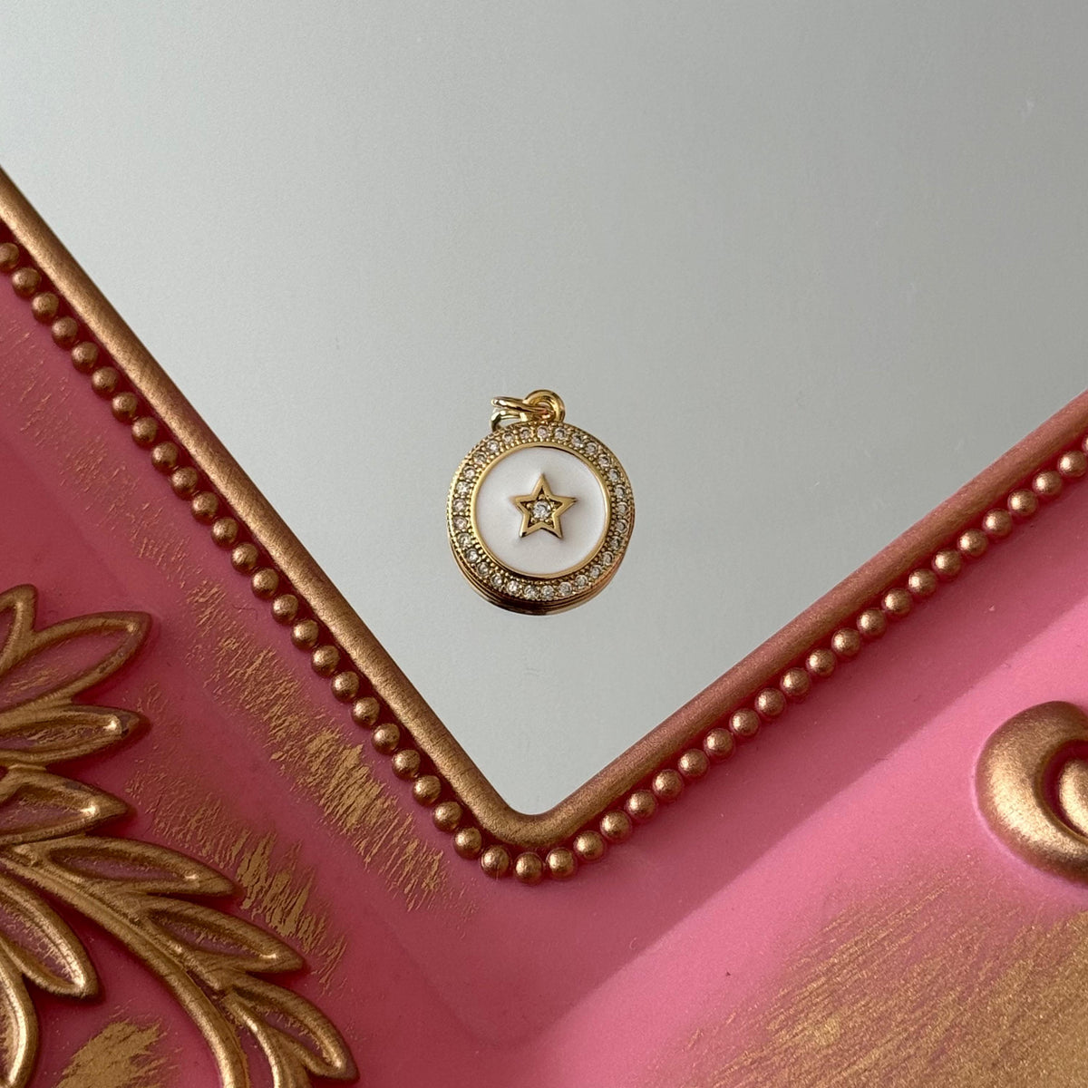 Charm Estrella Esmaltada Circones Baño de oro