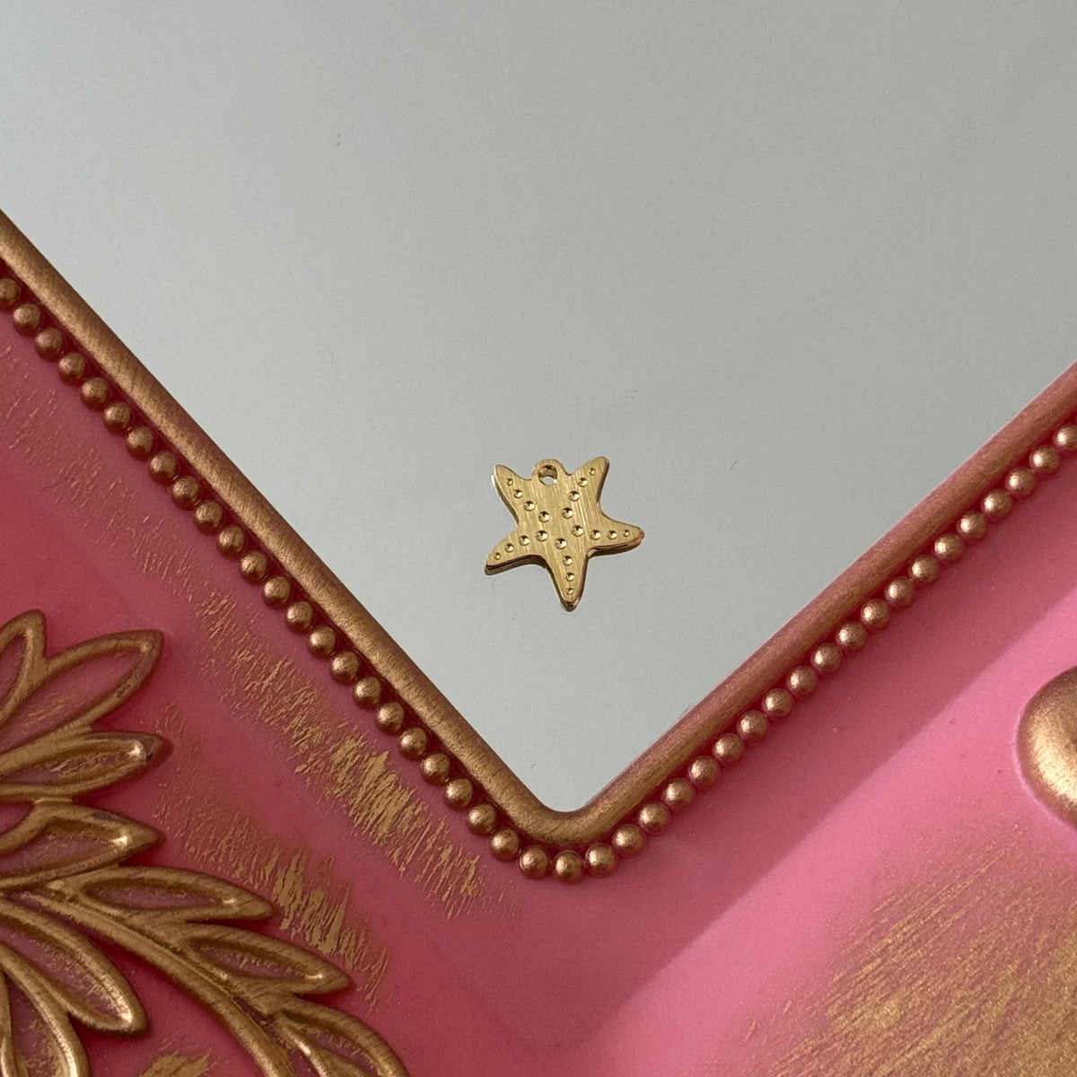 Charm Estrellitas de Mar Baño de oro