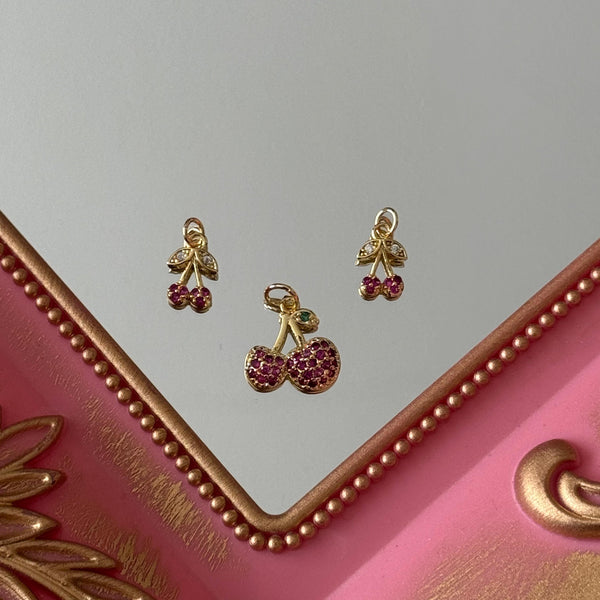 Charm Guinda Circones Baño de oro