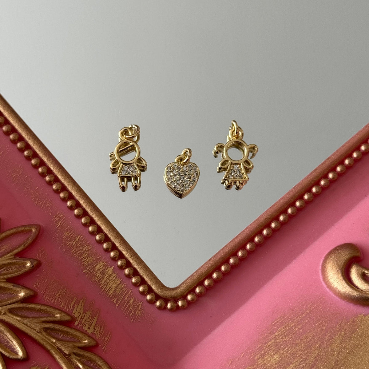 Charm Hijos y Corazón Circones Baño de oro