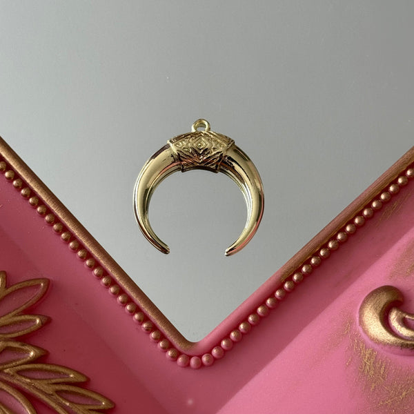 Charm Luna Invertida Maxi Baño de oro