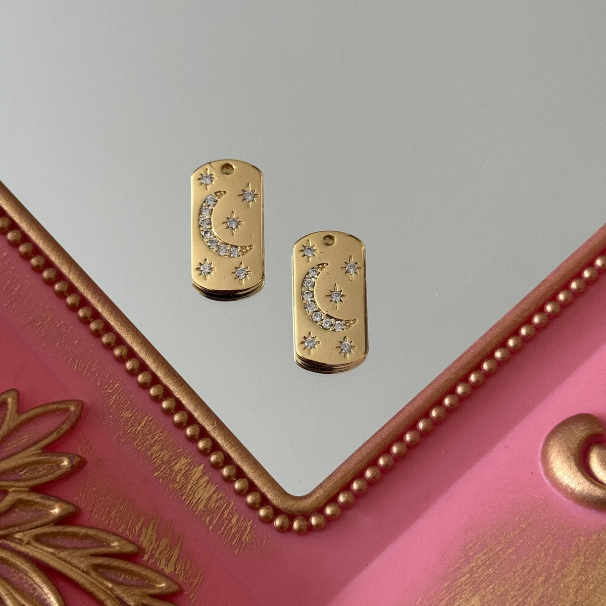 Charm Luna y  Estrella Circones Baño de oro