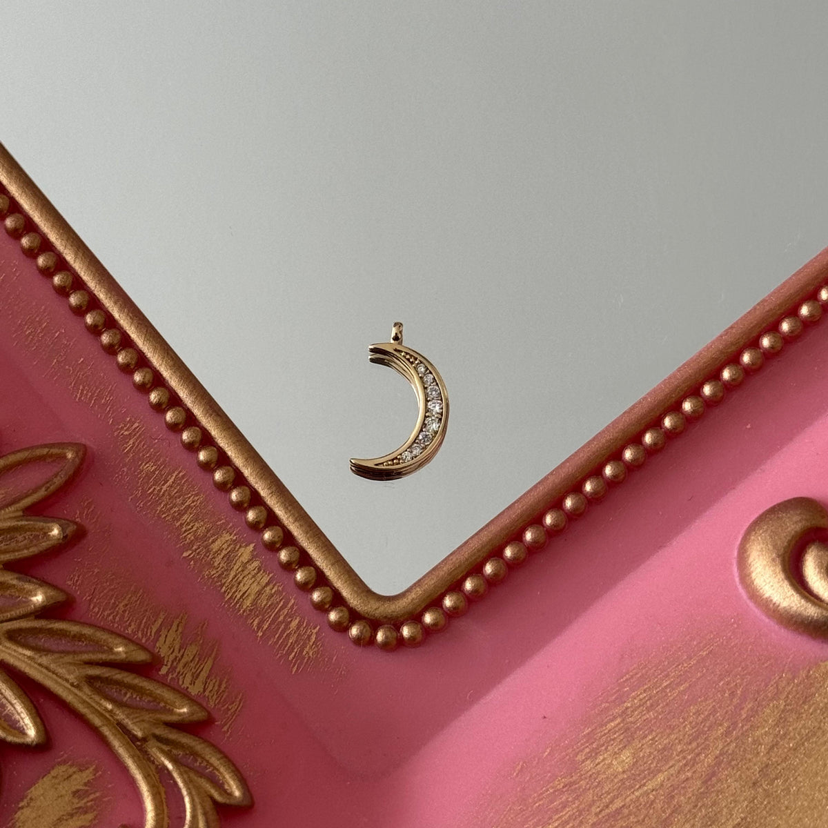 Charm Lunita Circones Baño de oro