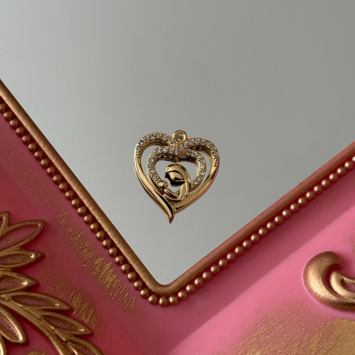 Charm Mamá Hijo en Corazón Circones Baño de oro