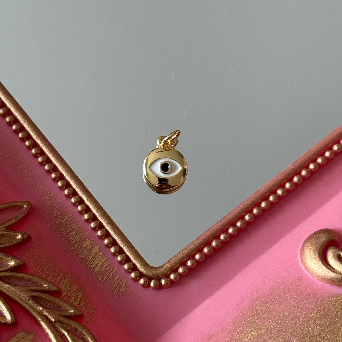 Charm Medalla Ojo Protector Esmaltado Baño de oro