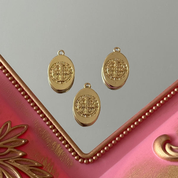 Charm Medalla San Benito Esmaltado Colores Baño de oro