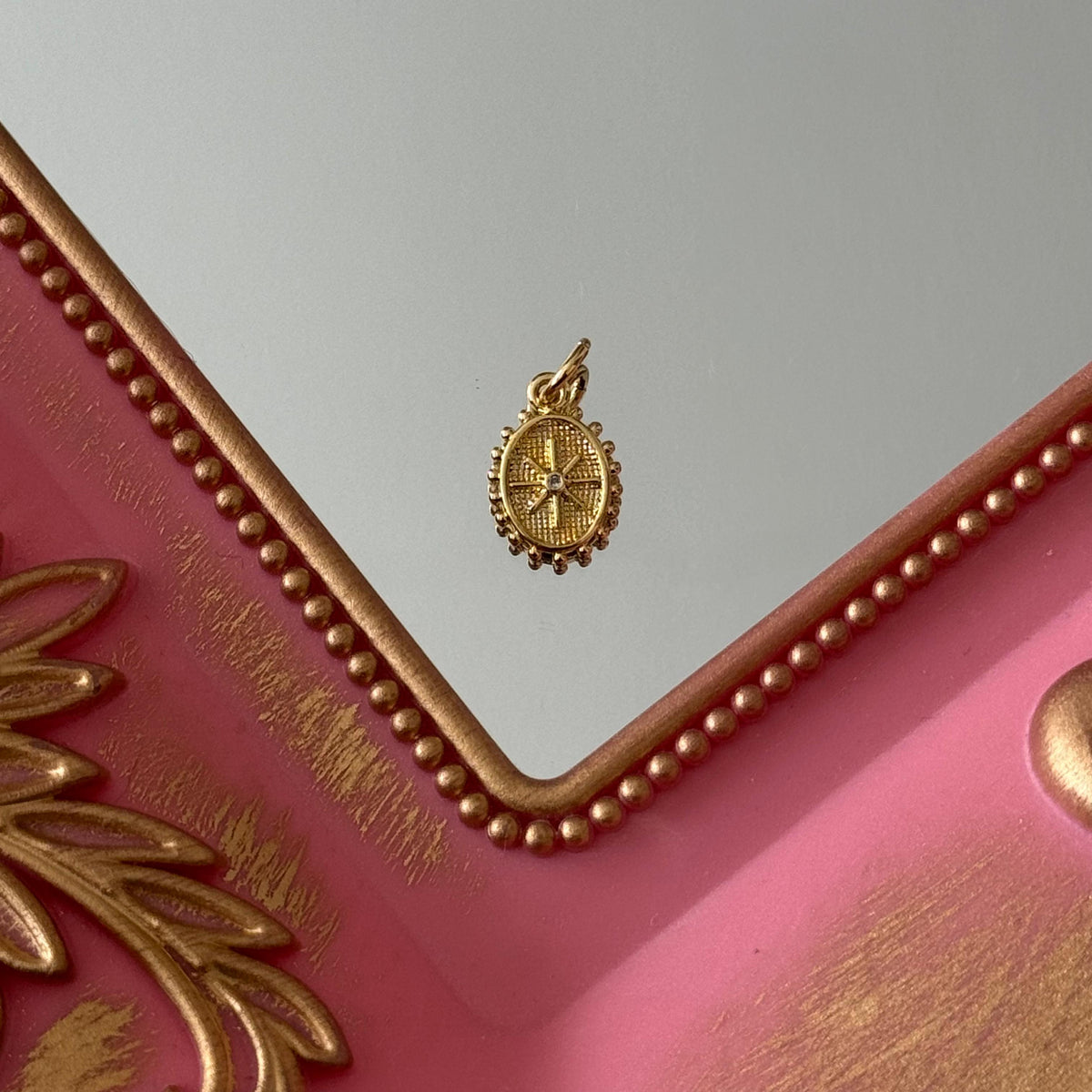 Charm Medalliita Estrella Fugaz Baño de oro