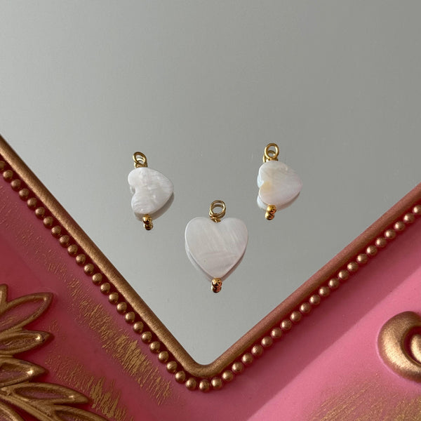 Charm Nácar Corazón Baño de oro
