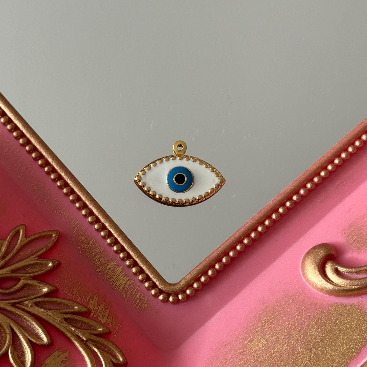 Charm Ojito Protector Esmaltado Baño de oro