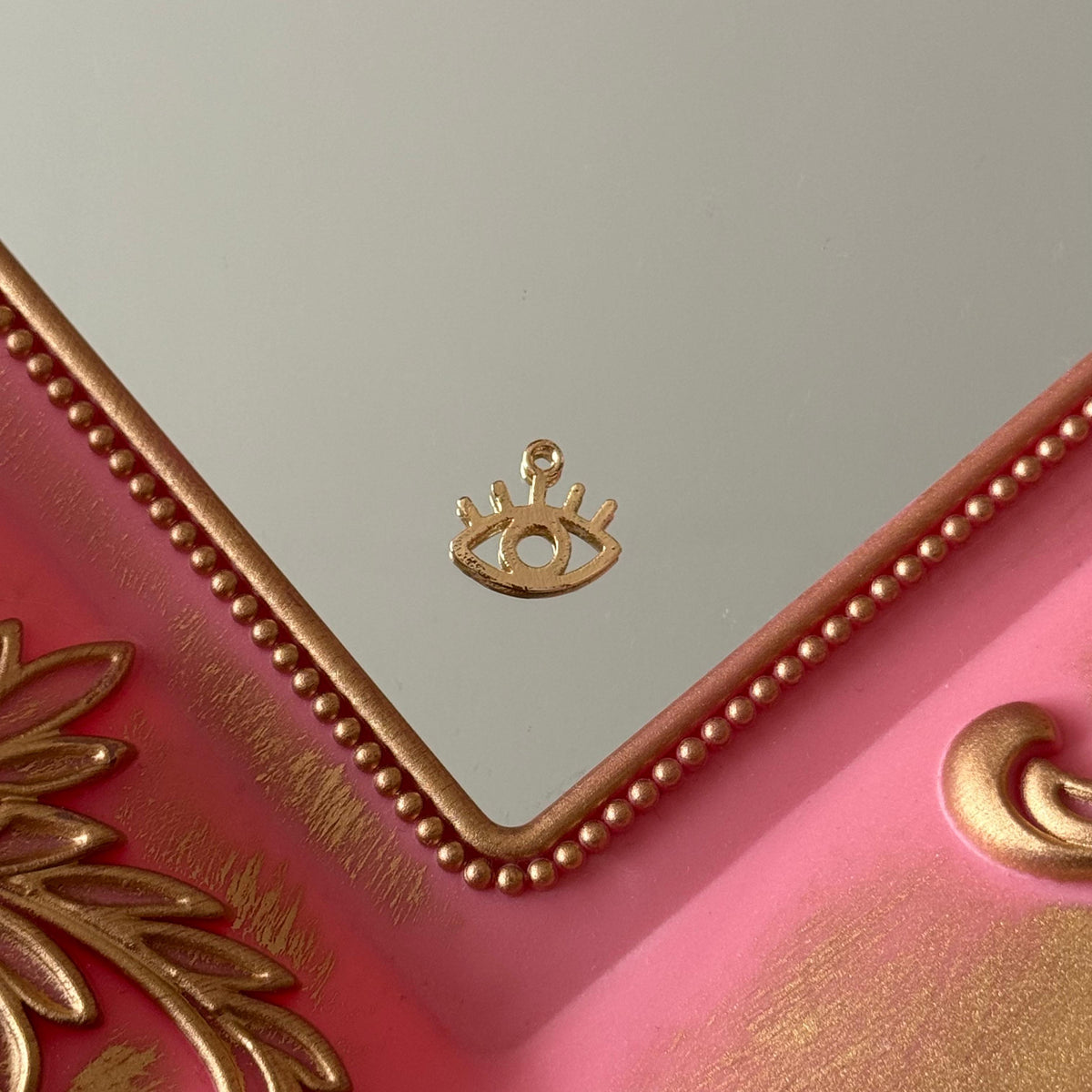 Charm Ojo Figura Baño de oro