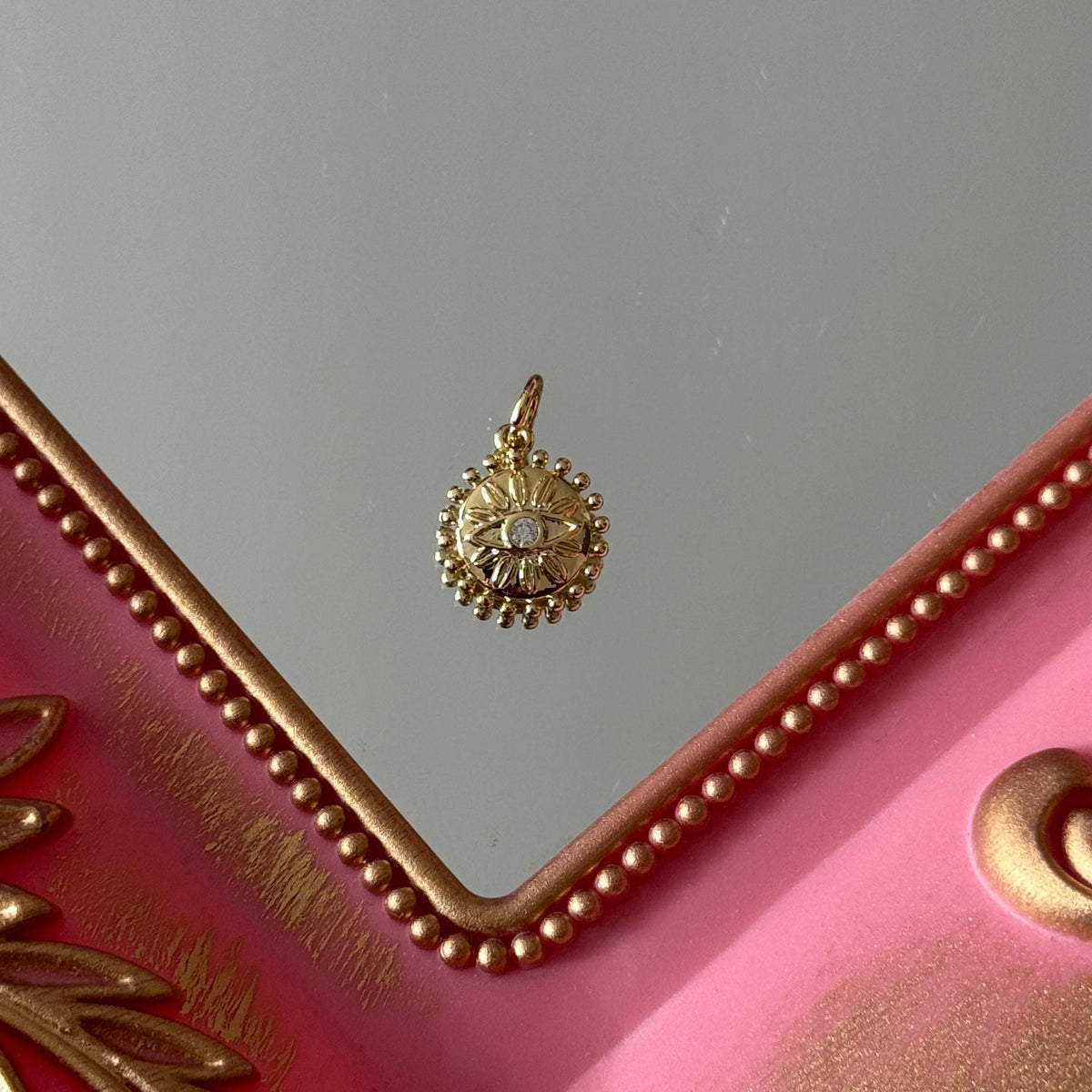 Charm Ojo Protector Esferas Baño de oro