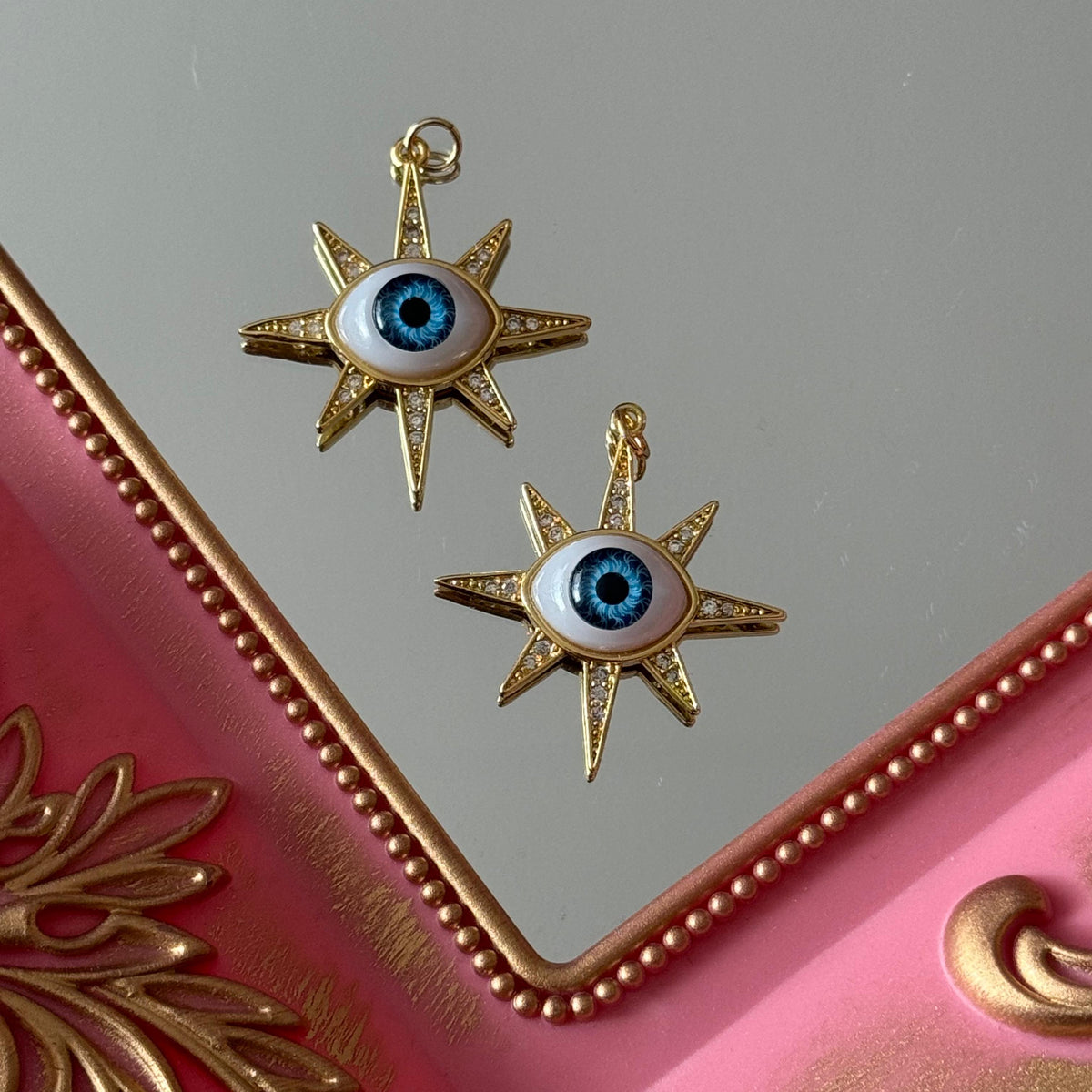 Charm Ojo Solar Circones Baño de oro