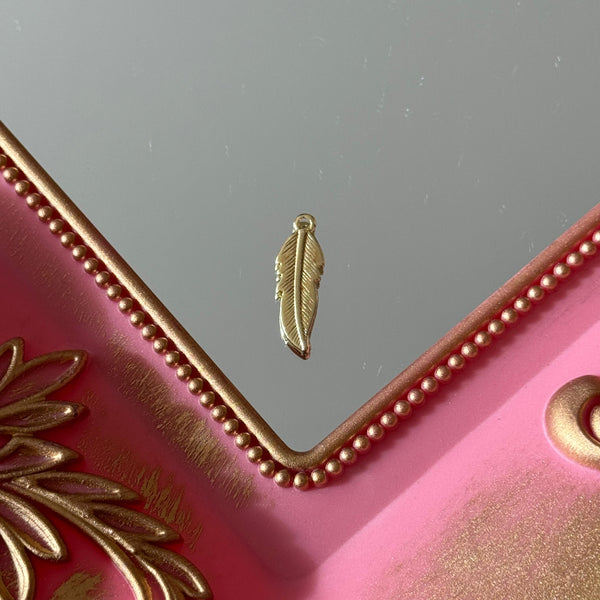 Charm Plumita Baño de oro