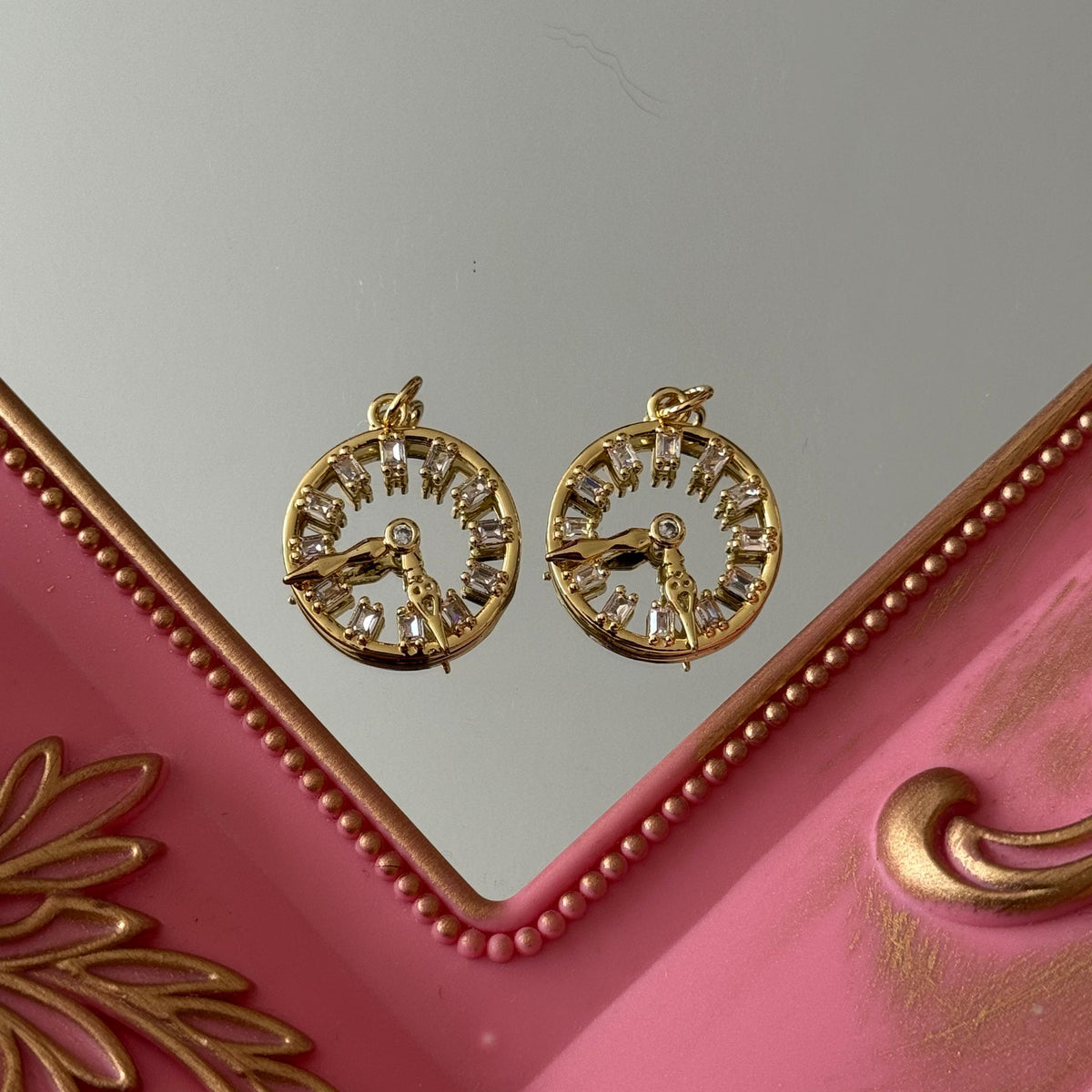 Charm Reloj Cristales Baño de oro