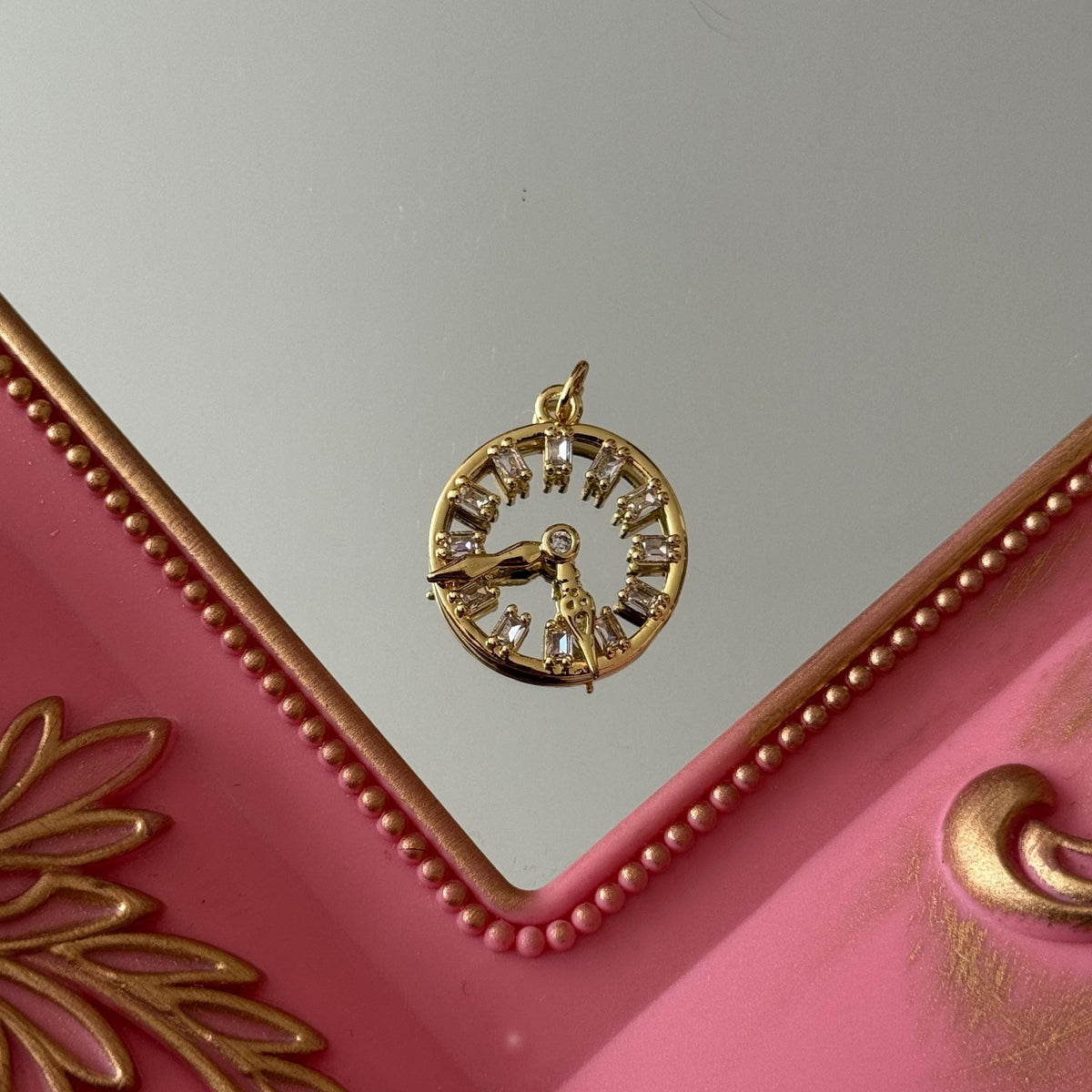 Charm Reloj Cristales Baño de oro