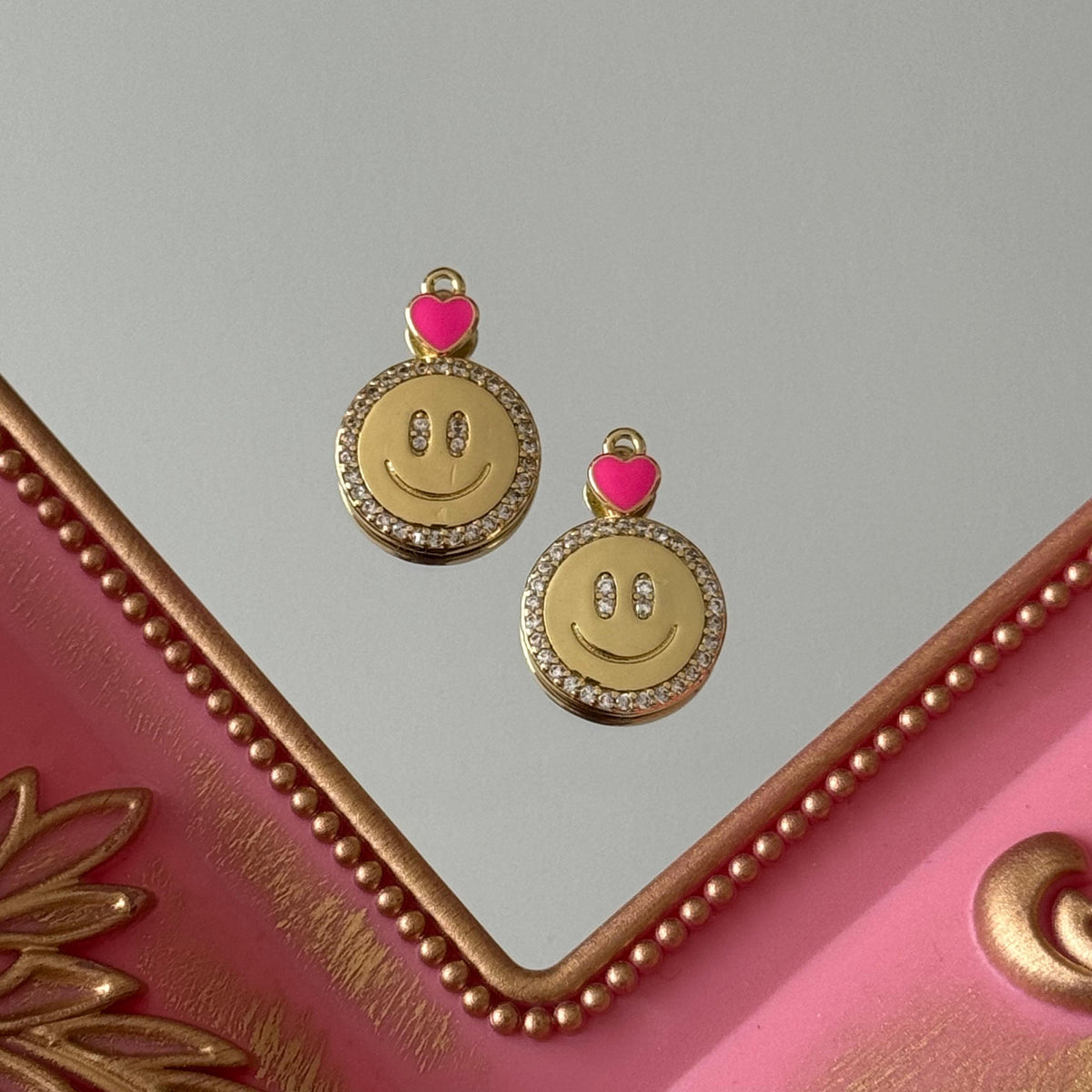 Charm Smile Circones y Corazón Baño de oro