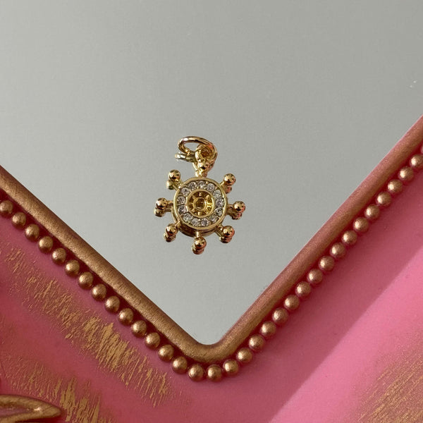 Charm Timón Circones Baño de oro